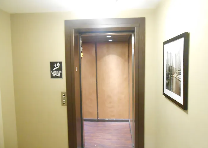 Hotel Surestay By Western Superstition Springs 3*